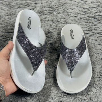 Women's Rhinestone Flip Flops ( G5 )